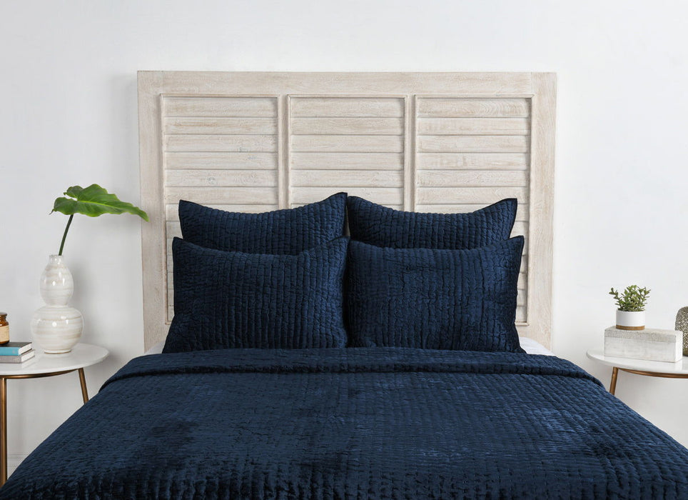 Bari - Velvet Quilt Collection