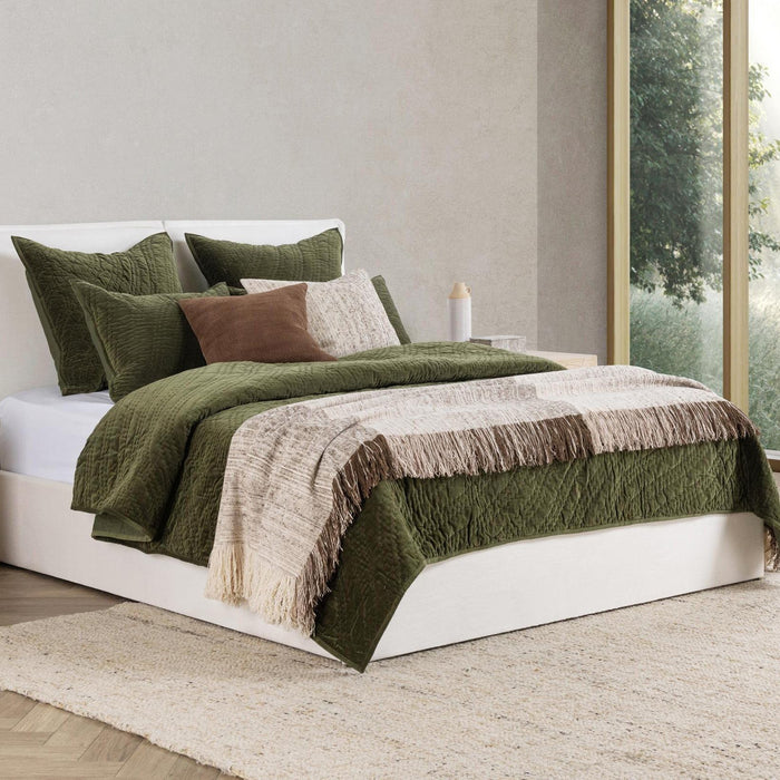 Elms - Velvet Quilt