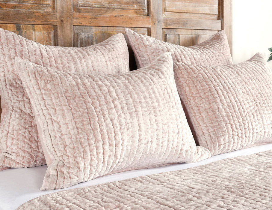 Bari - Velvet Quilt Set