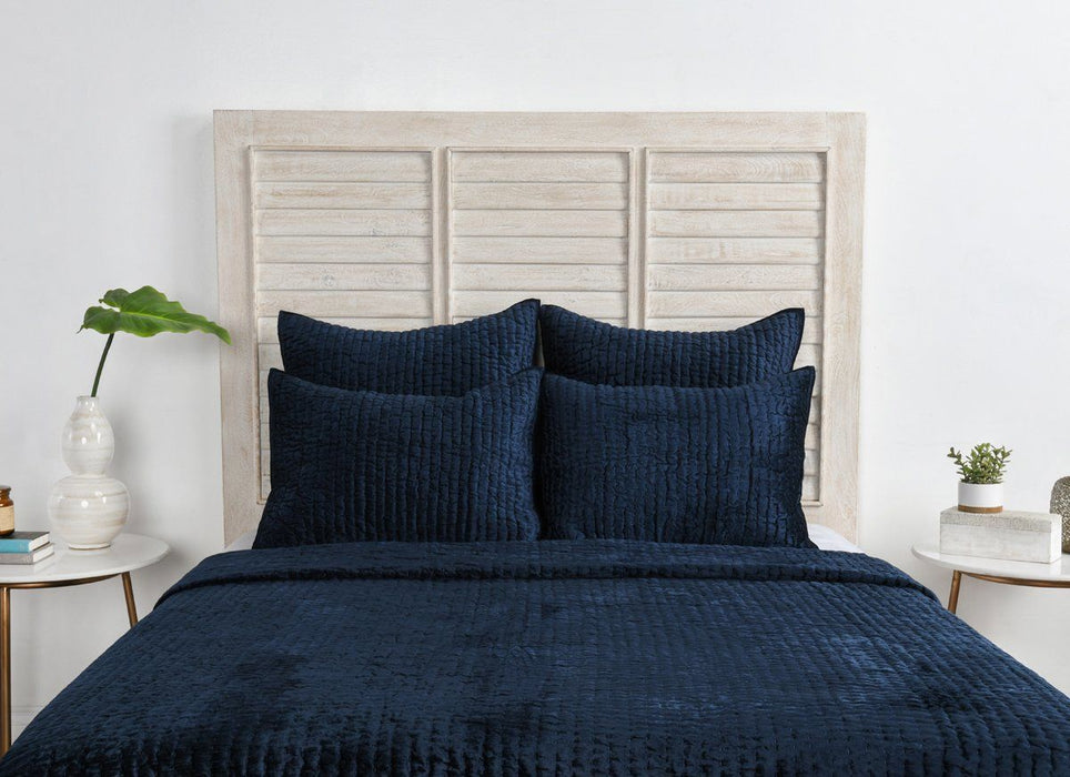 Bari - Velvet Quilt
