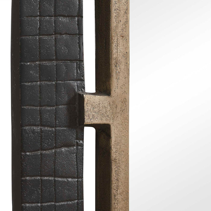 Guerra - Mirror - Walnut & Brass