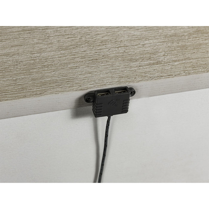 Maisie - 3 Drawer Nightstand - Champagne