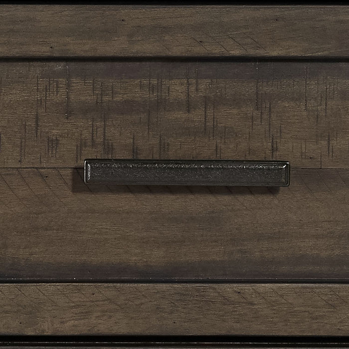 Thornwood Hills - 8 Drawer Dresser