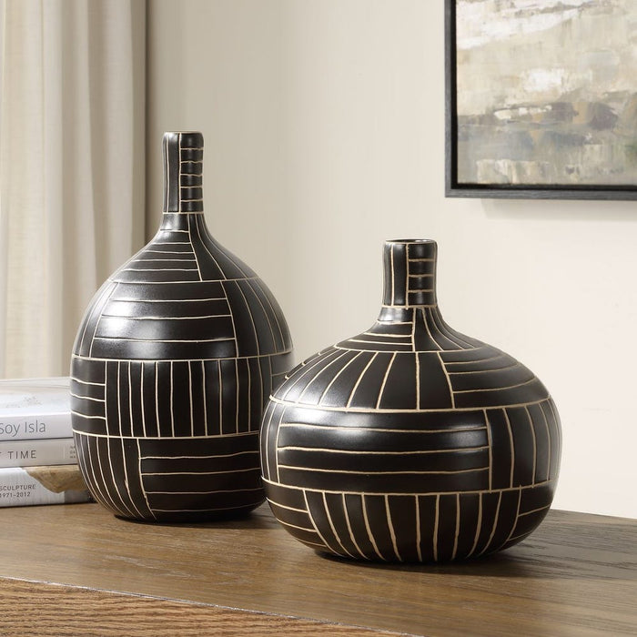 Graphite Stride Vases, S/2