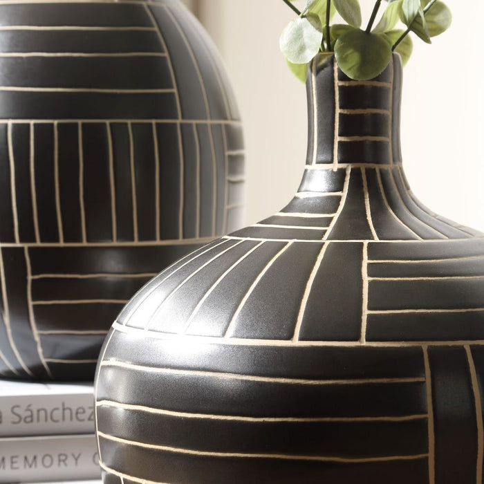 Graphite Stride Vases, S/2