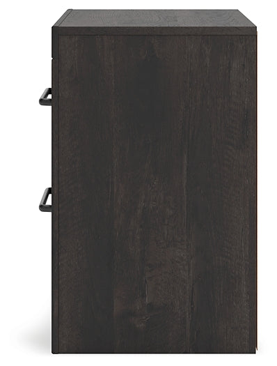 Hollivern King Panel Bed with Mirrored Dresser, Chest and Nightstand