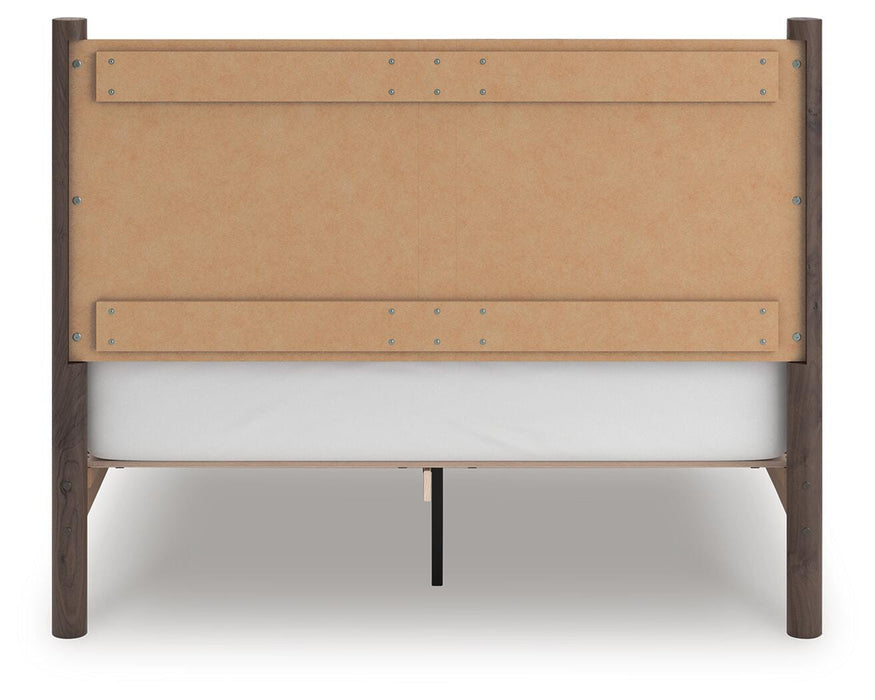 Pamytta Queen Panel Platform Bed, Dresser, Mirror, Chest and Nightstand