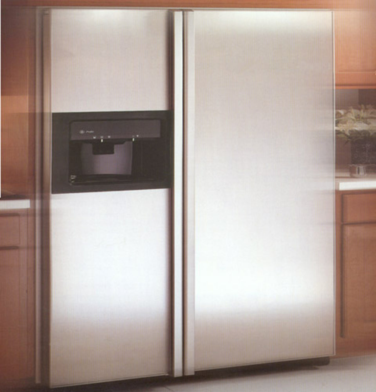 GE Profile™ SidebySide, No Frost, 661 Liters (Freezer 246 Liters), S