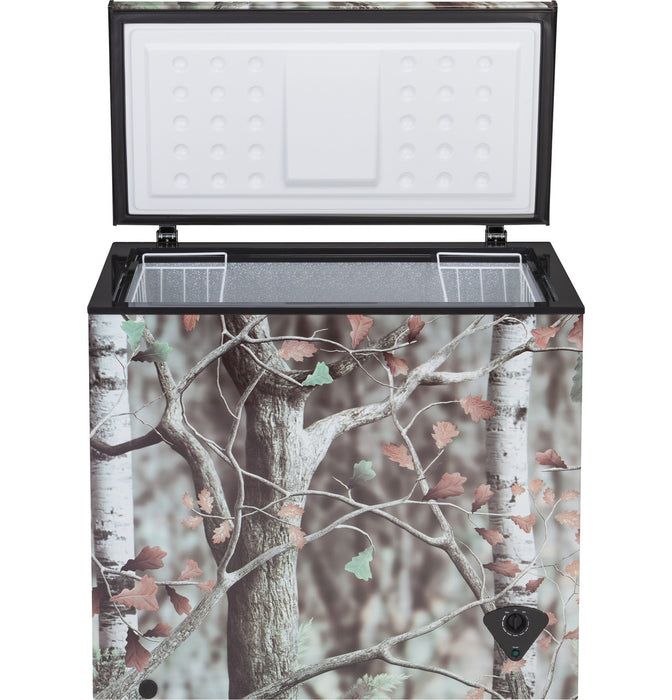 GE® 7.0 Cu. Ft. Camouflage Manual Defrost Chest Freezer